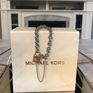 🆕 Michael Kors Heritage Tri-Chain Link Padlock